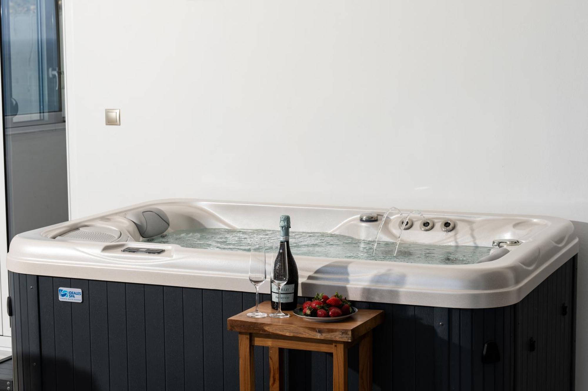 Secret View Apartment, With Private Jacuzzi Rethymno  Exterior photo